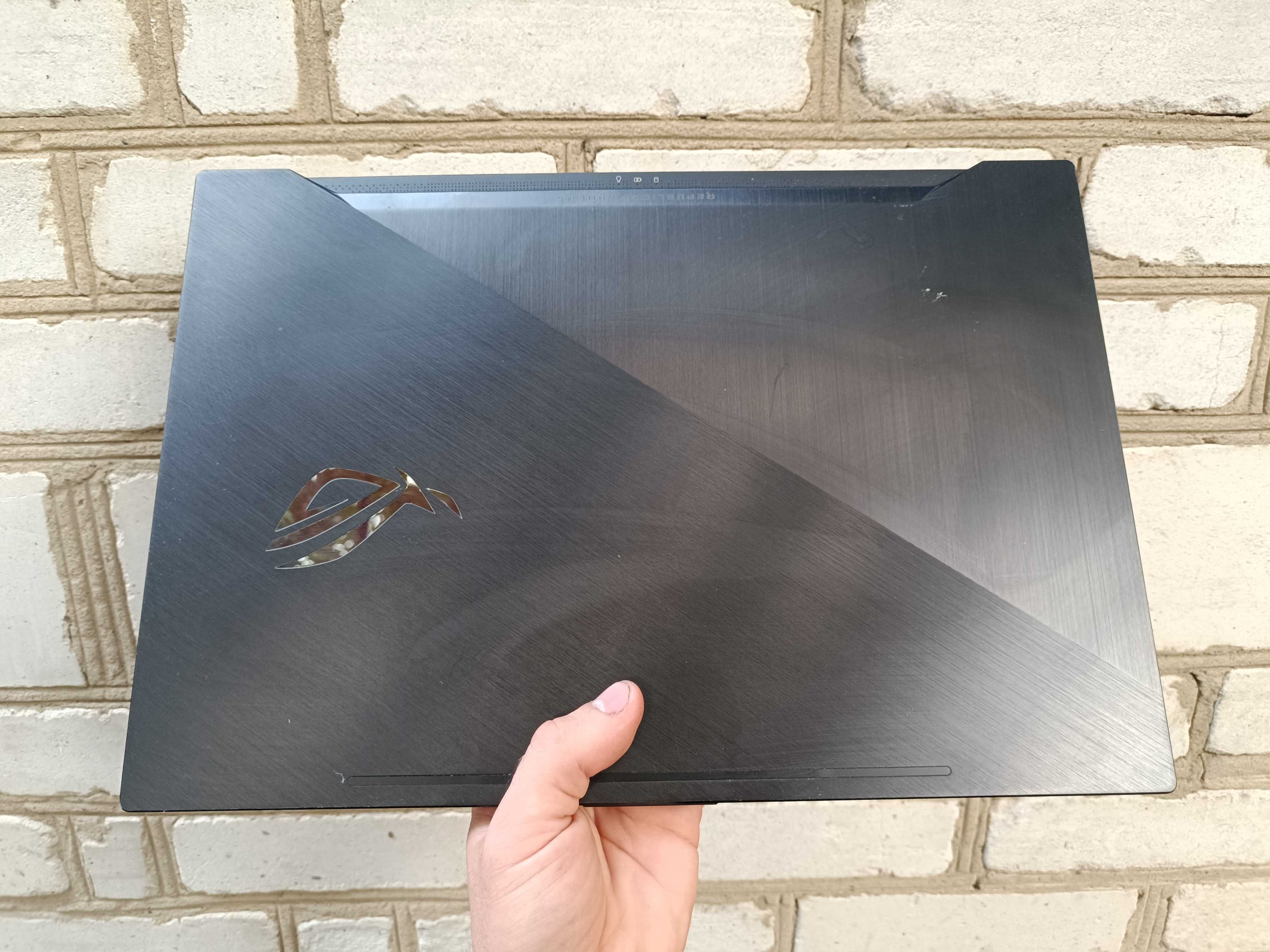 120Гц, Нова батарея, Asus Rog Zephyrus (i7 8750H/16/512/GTX 1060 6gb)