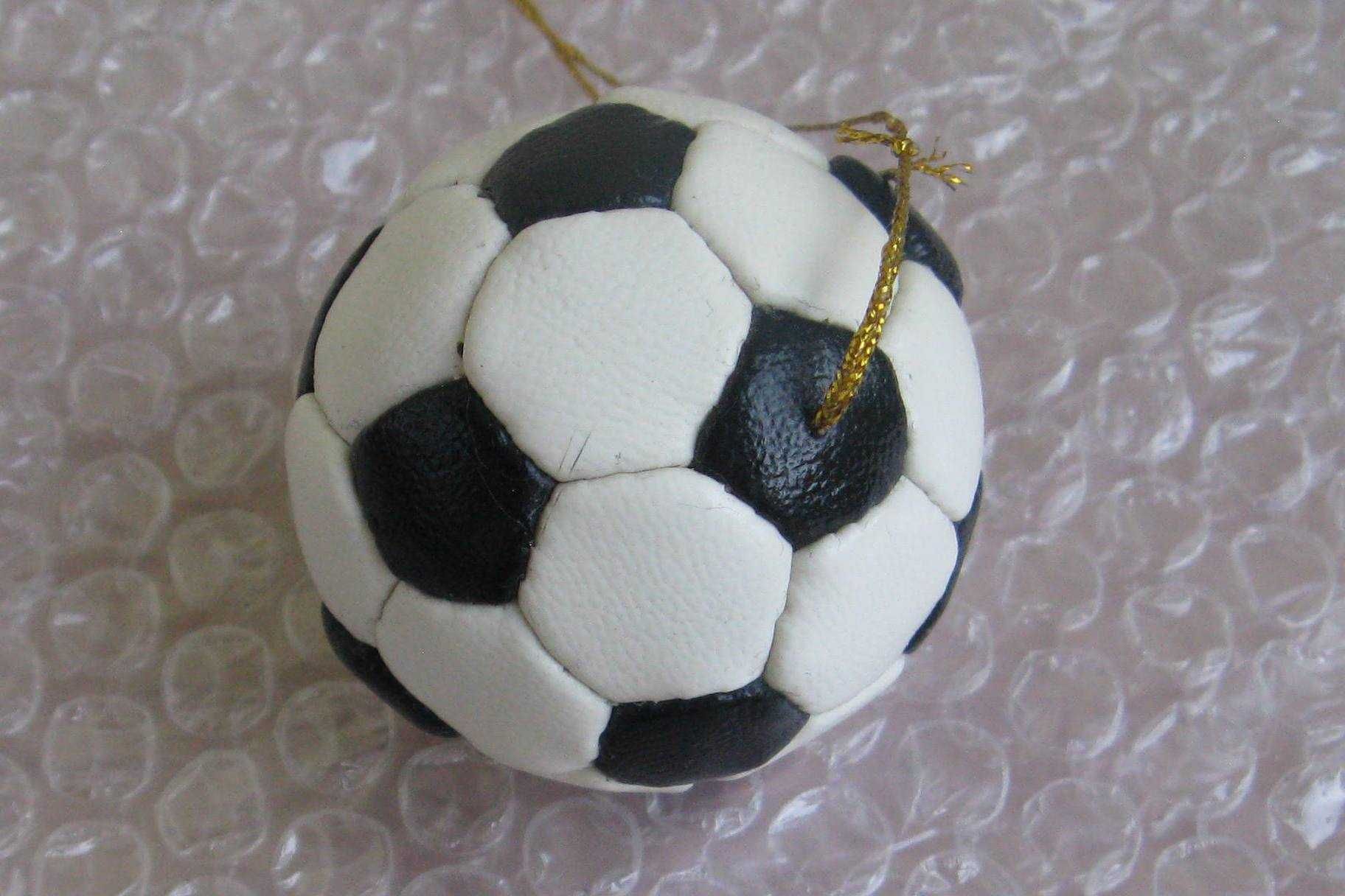 Сувенир -  Футбольный мяч, кожаный (белый) НОВЫЙ