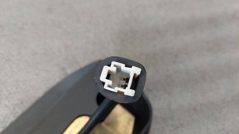 Luz stop adicional / 3º stop MITSUBISHI Space Star Combi (DG_A)