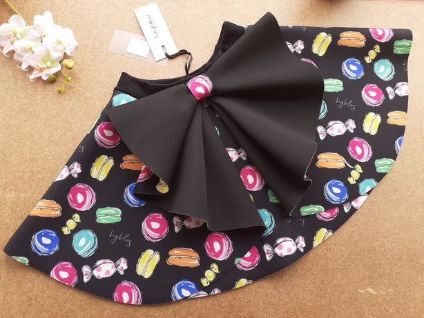 Нарядная пышная черная юбка с рисунком конфета сладости byblos 7 лет