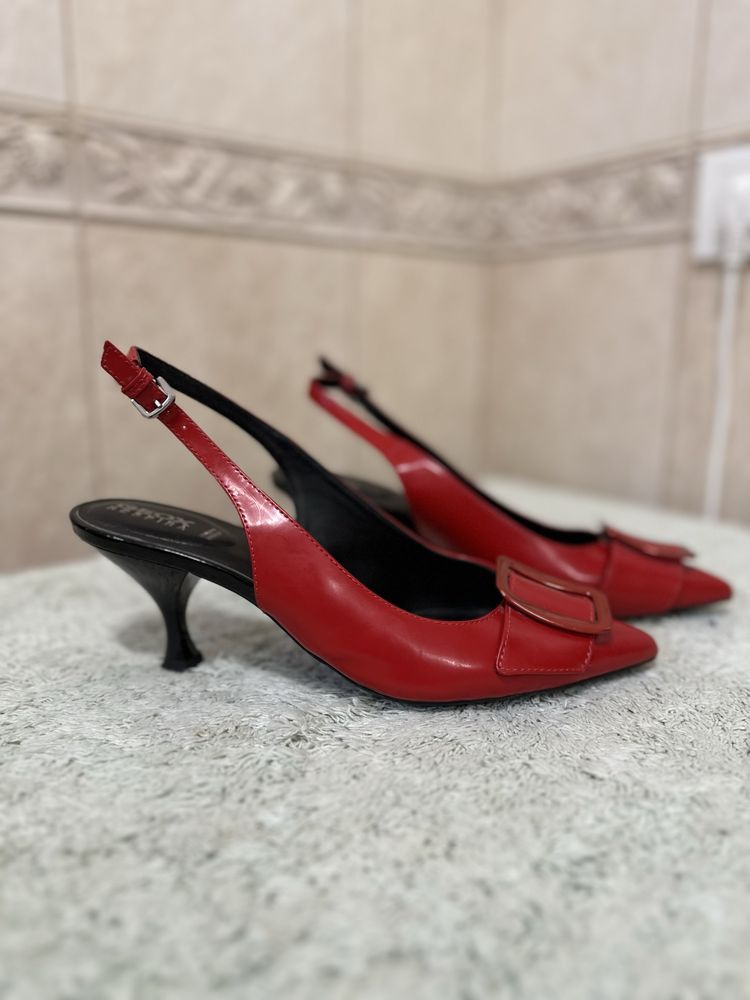 Червоні слінгбекі босоніжки туфлі Geox 38 (24,5)