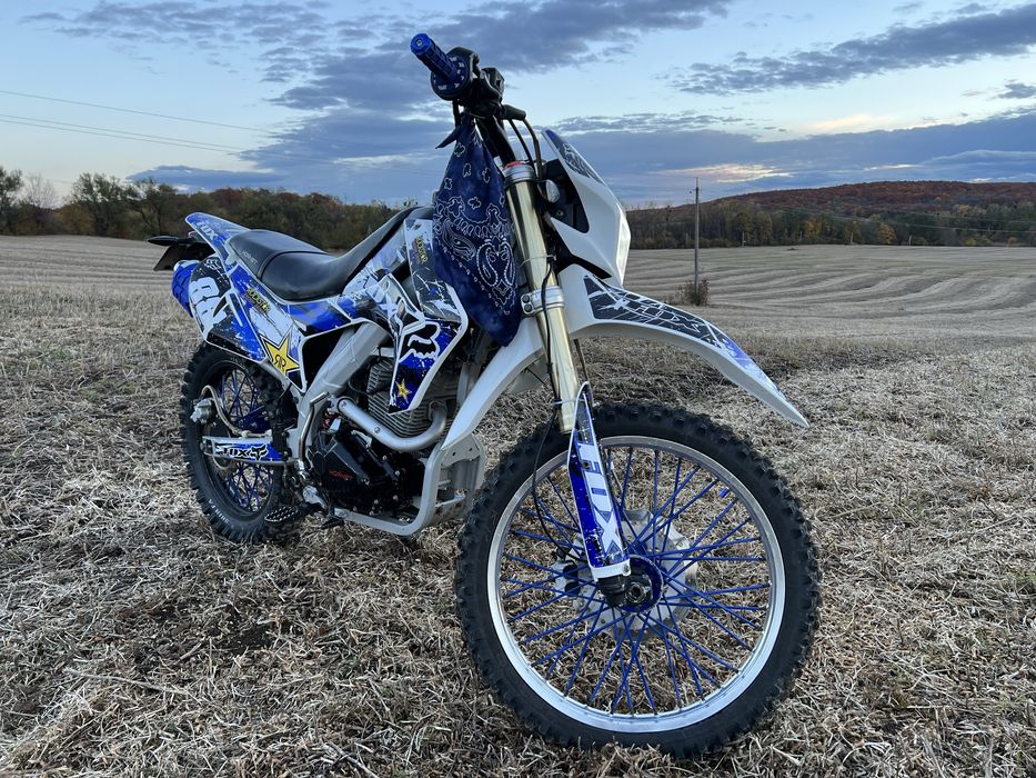 Мотоцикл HORNET DAKAR PRO 250 на доках . Торг присутній