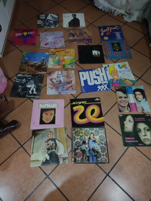 Discos antigos com vários cantores