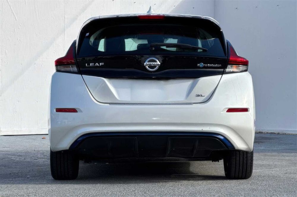 Nissan LEAF SL      2019