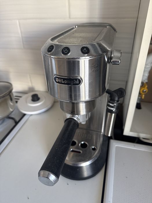 Кавоварка Delonghi