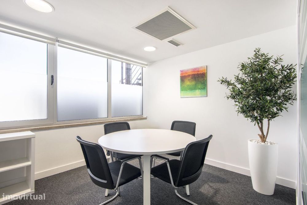 Escritório com amplo espaço para 10 pessoas Lisbon, Avenida Republica