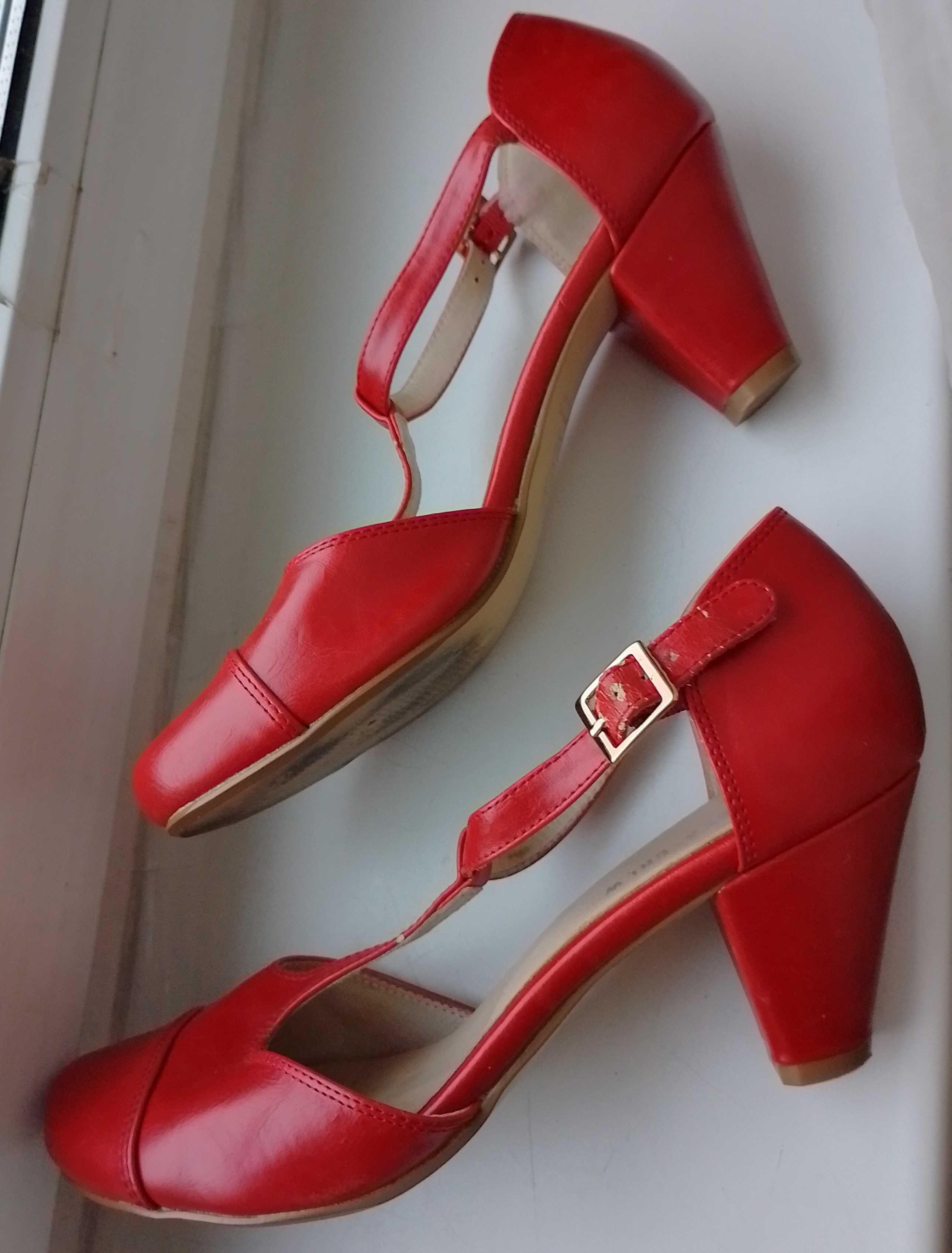 Туфли красные размер 38,5 - 39 очень удобные