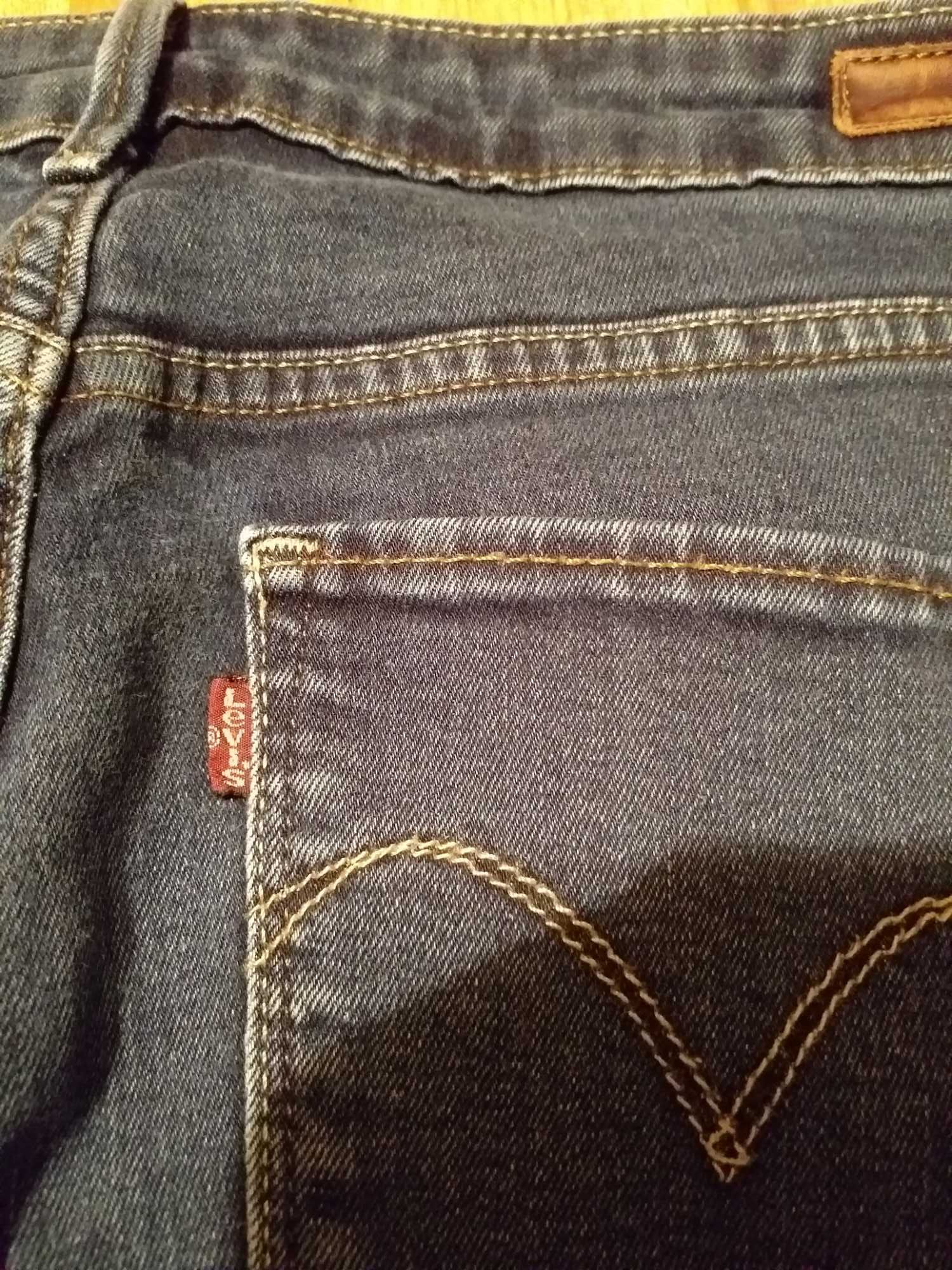 Granatowe jeansy Levis 31, M/L