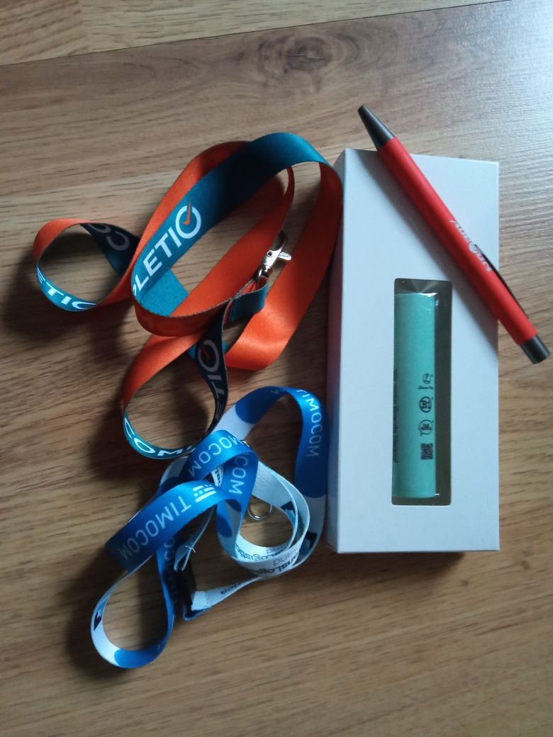 Powerbank 3000mAh, smycze - 2 sztuki, długopis
