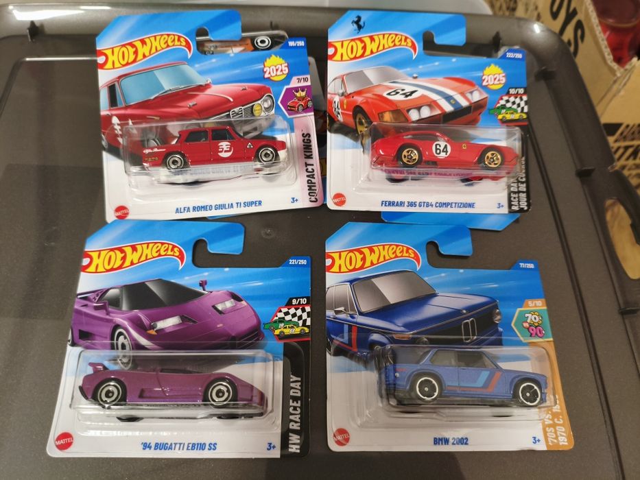 Hot wheels BMW 2002 Bugatti EB 110  Alfa Romeo Gulia Ferrari 365