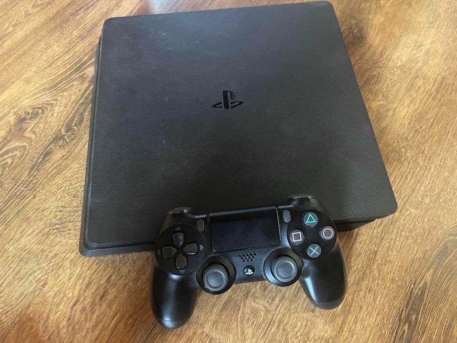PS4 slim комплект з 3 іграми і геймпадом