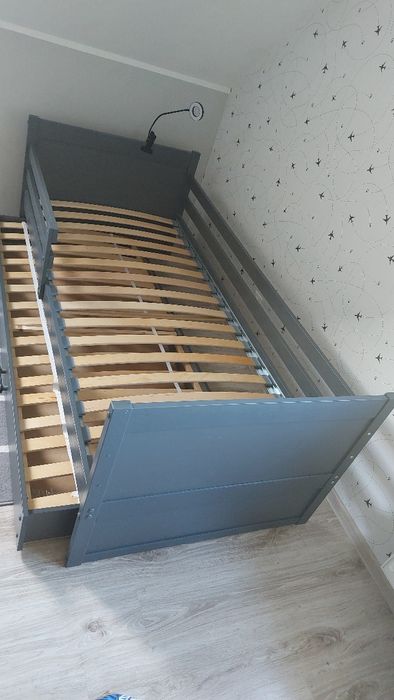 Łóżko dzieciece dwupoziomowe