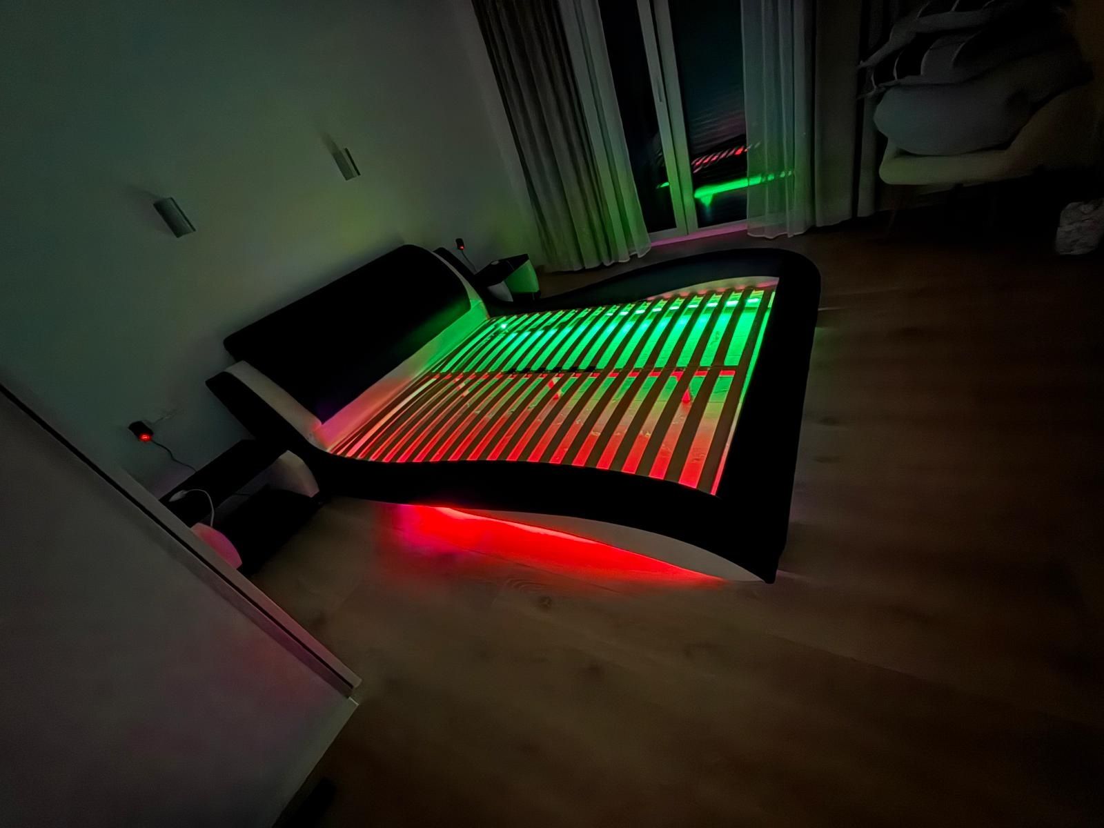 Łóżko do sypialni 160x200 z szafkami nocnymi i stelażem