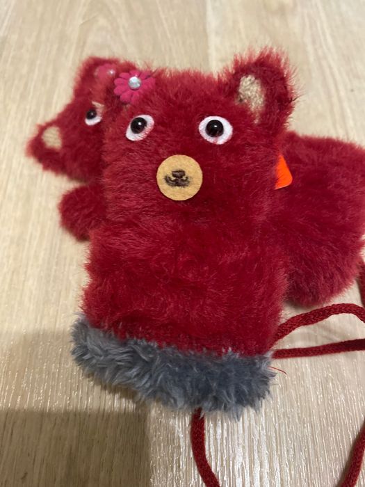 Рукавички на дівчинку