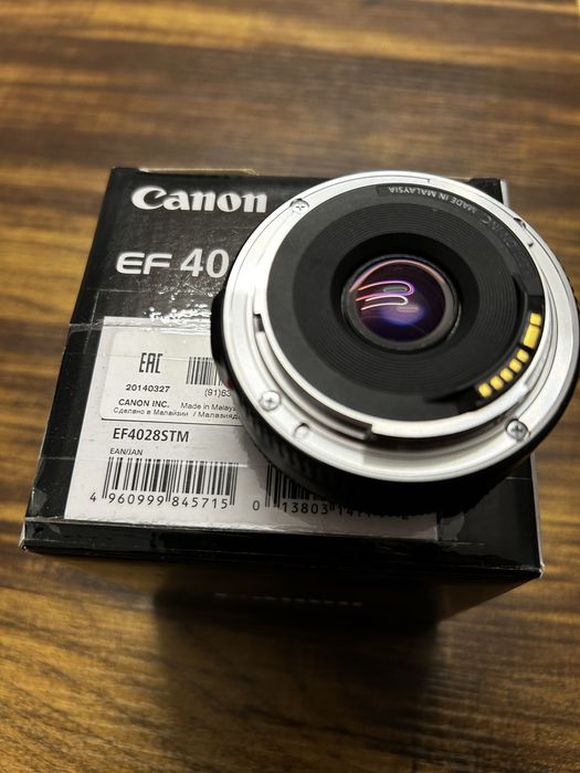 Canon 40mm F2.8 Stan igła