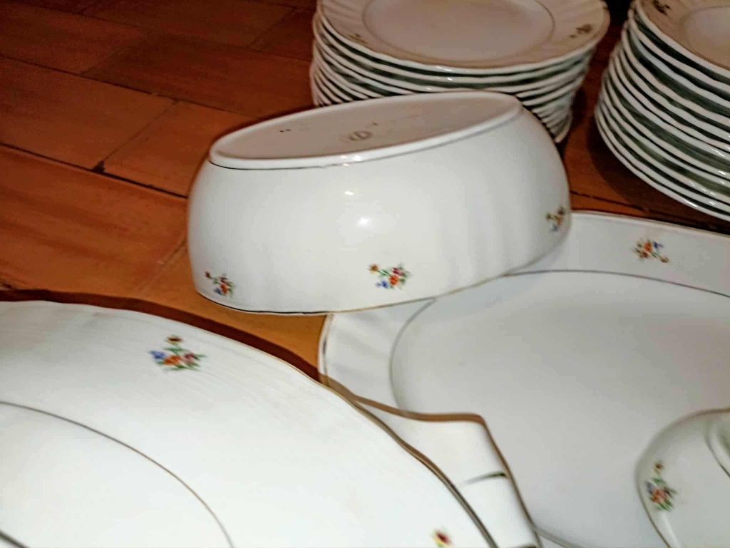 Conjunto louça cerâmica Sacavém