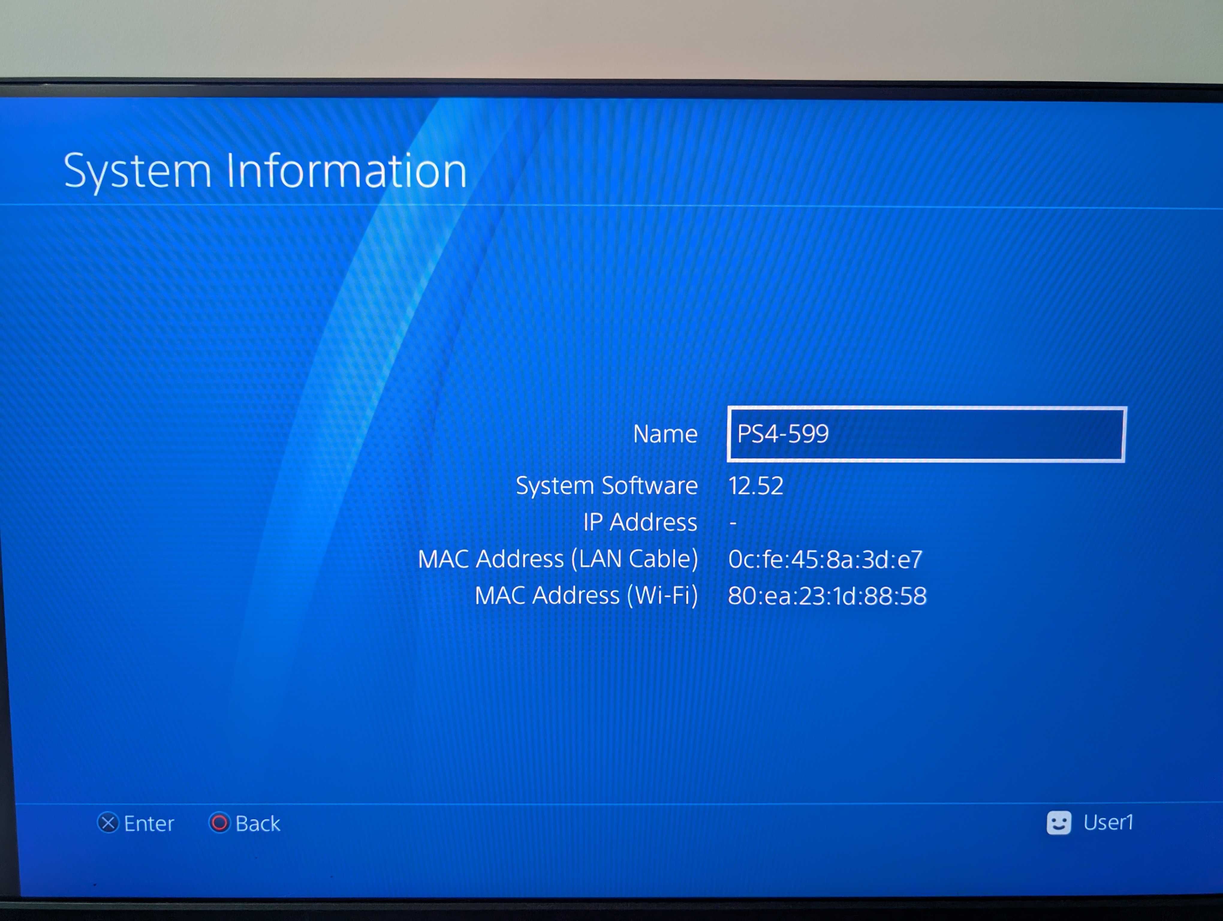 Konsola Playstation 4 1TB + pad, okablowanie