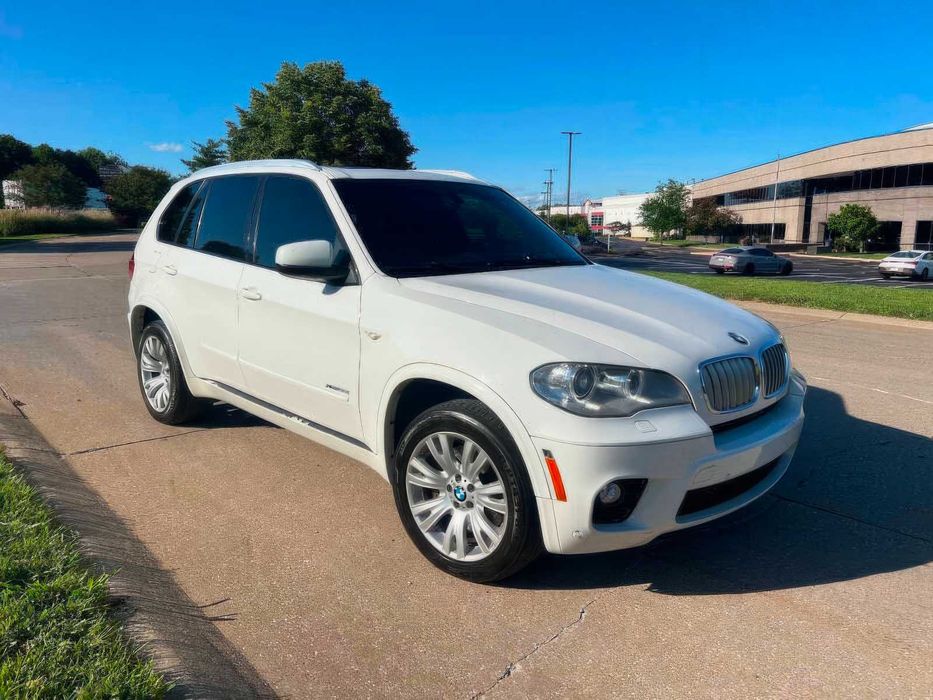 BMW X5 xDrive50i      2013