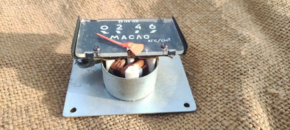 Показатель давления масла газ 24