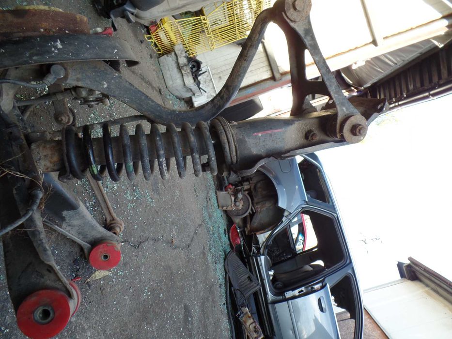 Lis5 Mocowanie amortyzatora audi a4 b5 QUATTRO prawy tylny