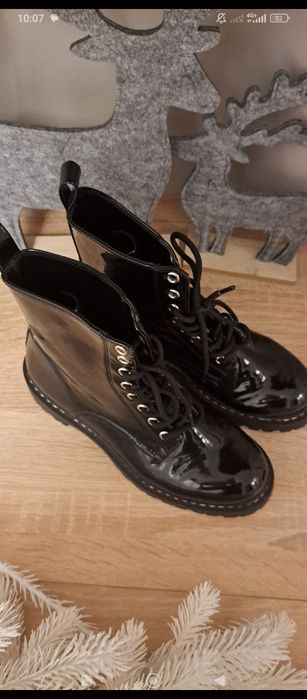 Ботинки лаковані без дефектів