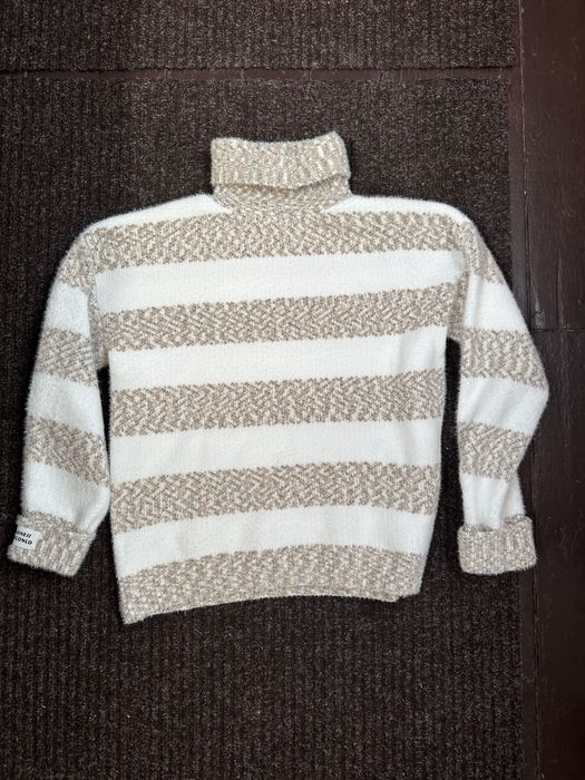 Теплий гольф у смужку