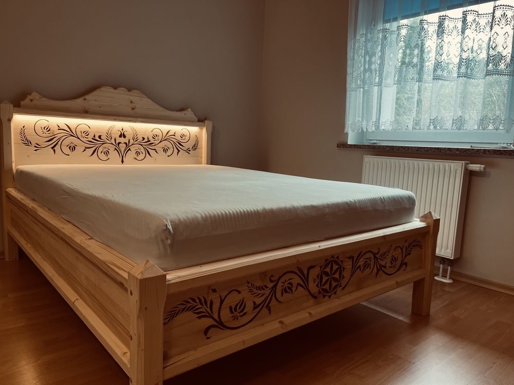 Łóżko Drewniane Góralskie Rzeźbione Lite Drewno
