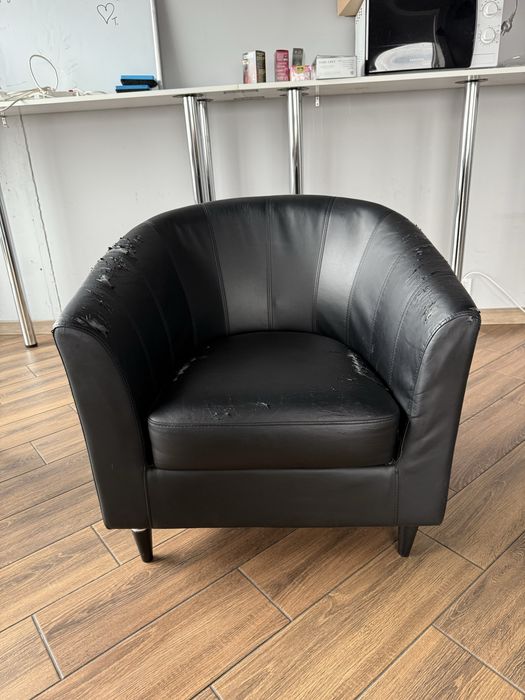 Крісло м’яке, шкірозамінник, б/у