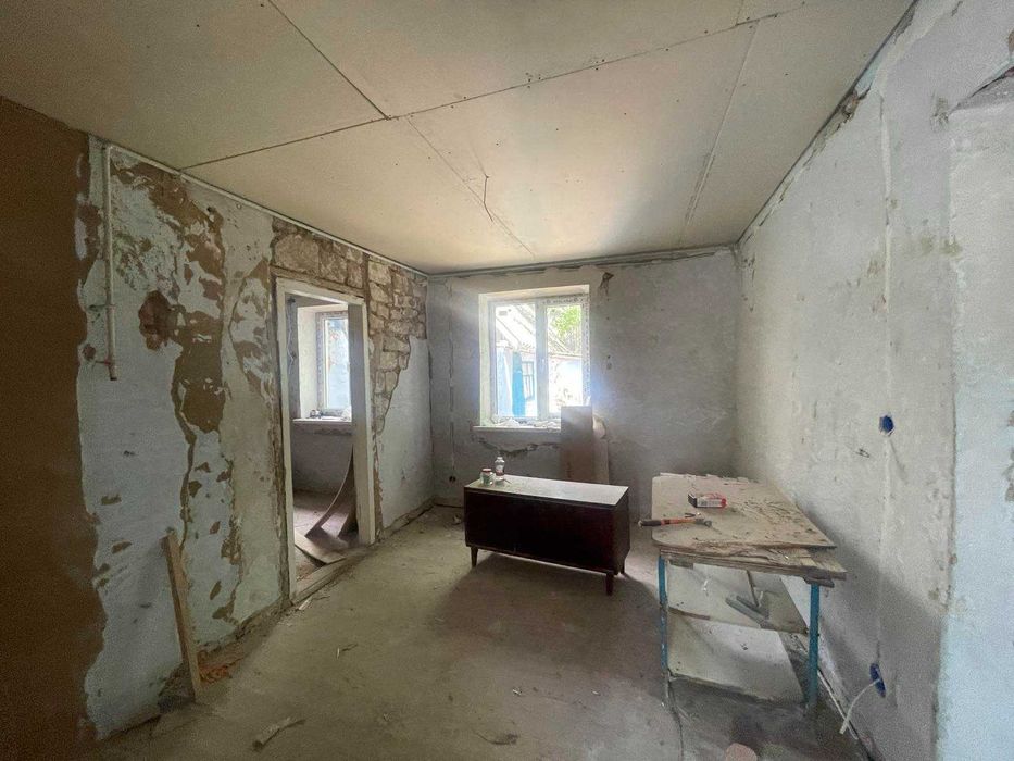 Будинок у с.Зелений  Гай, 20 км від міста. 30 соток землі