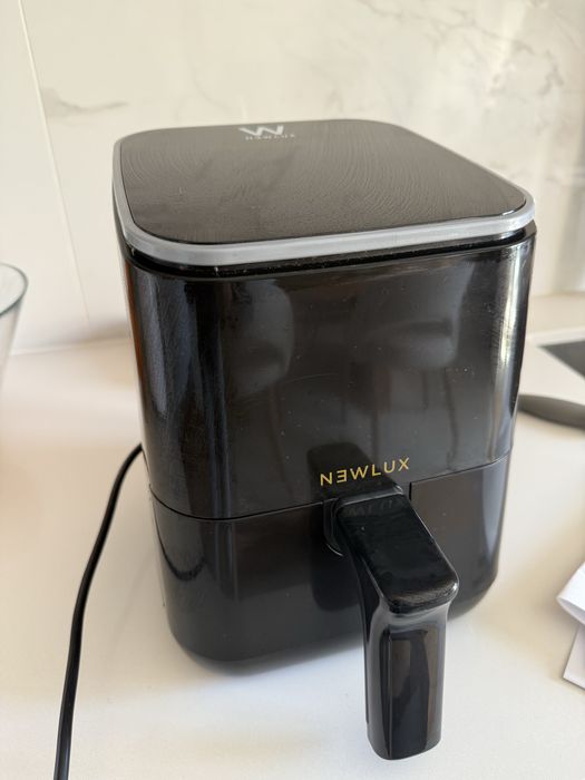 Air Fryer Newlux usada