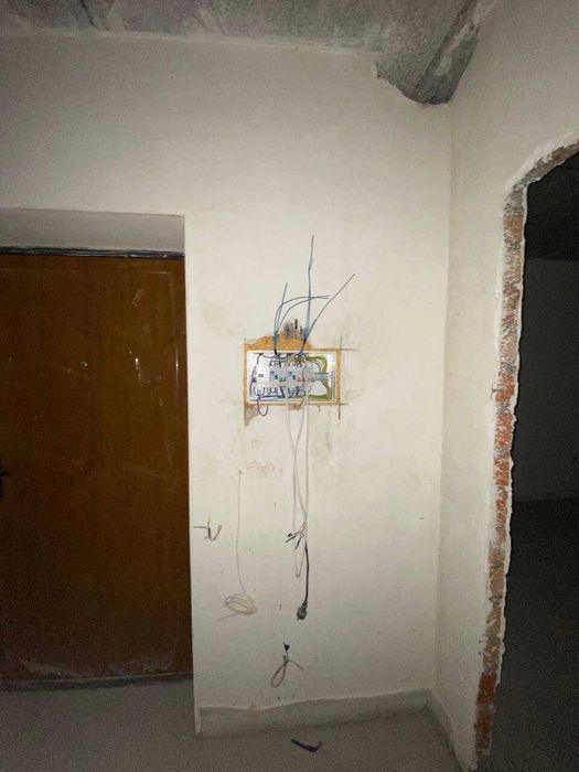 Готова до фінального ремонту 2к квартира на Виставці!