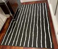 Tapete/ carpete pelo curto riscas preto e branco