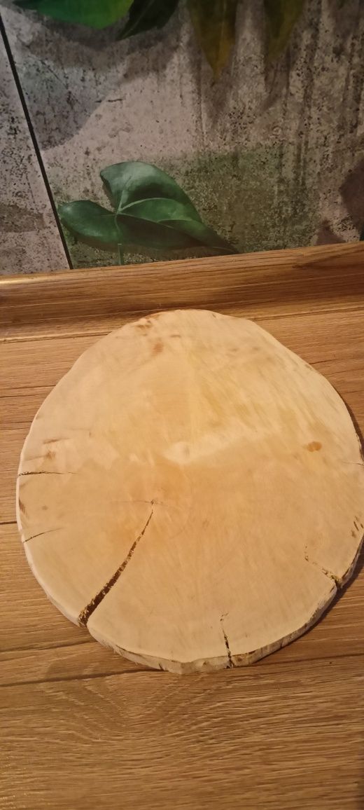 Plaster drewna, taca drewniana, podkładka na stół, dekoracja stołu