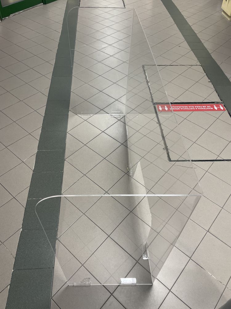 Protector de atendimento em acrilico