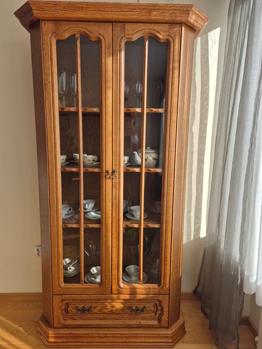 Witryna z drewna dębowego