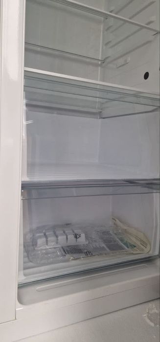Frigorífico Americano HISENSE RS711N4WCE