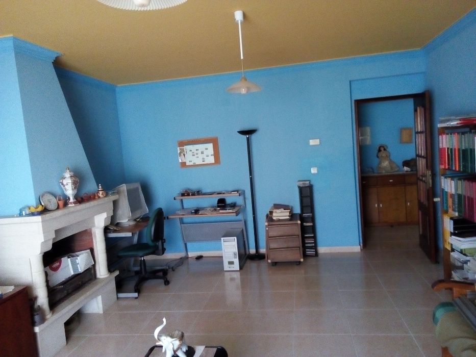 Apartamento T3 com 2 WCs