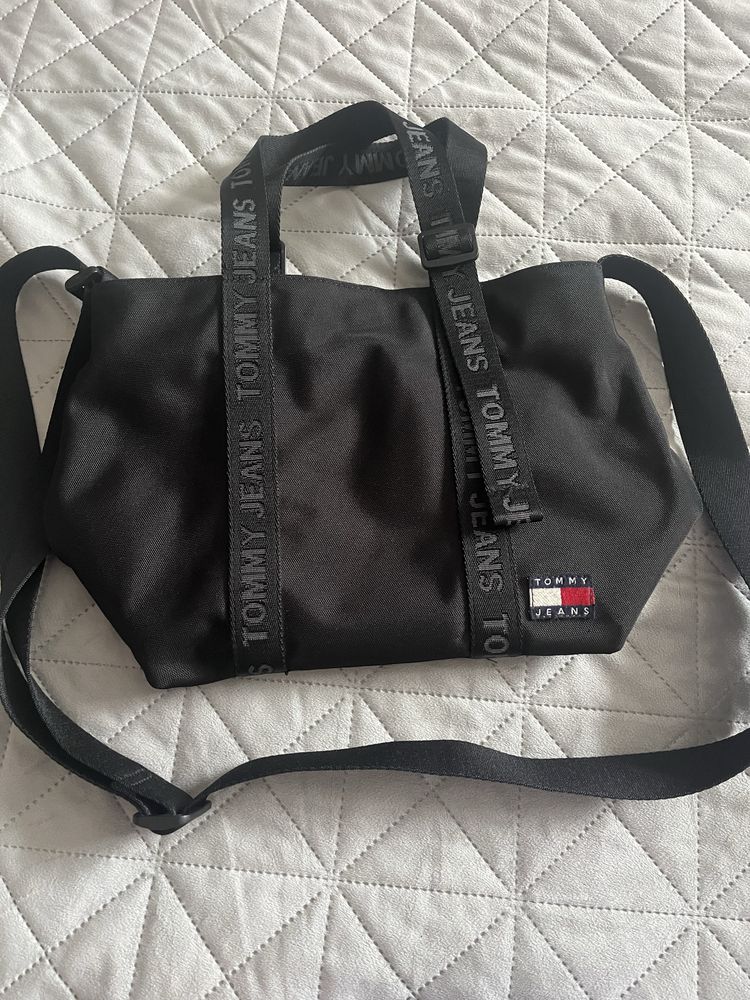 Продам сумку Tommy Jeans