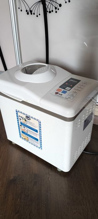 Продам хлебопечь LG  hb 202ce