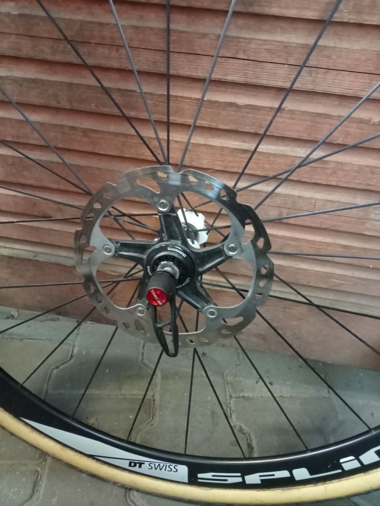 Koło przednie carbonowe dt Swiss solidne rc38t db, pod tarczę,szytka