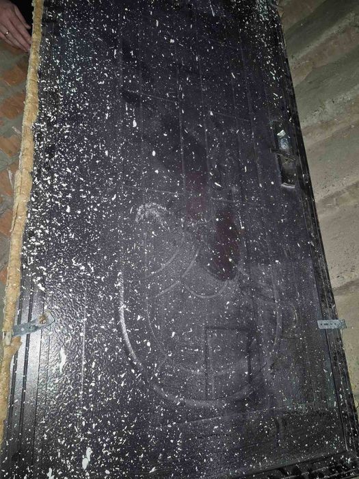 Продаю вхідні двері Китайські