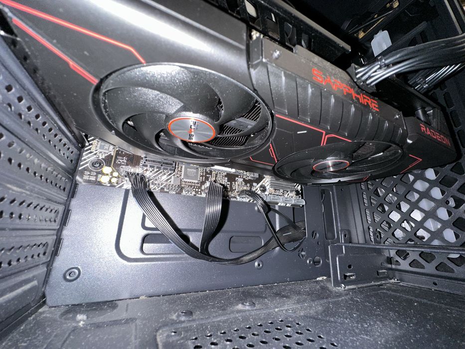 Placa Grafica REDEON RX 9060 XT 8GB NOVA