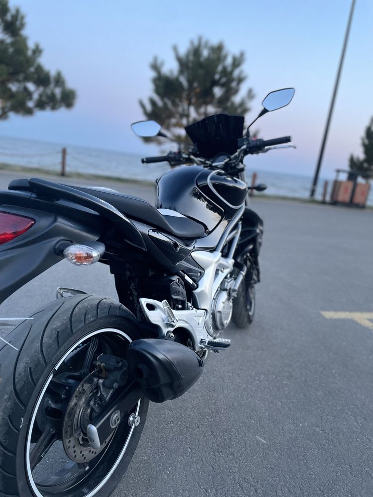 Продам мотоцикл Suzuki Gladius 400