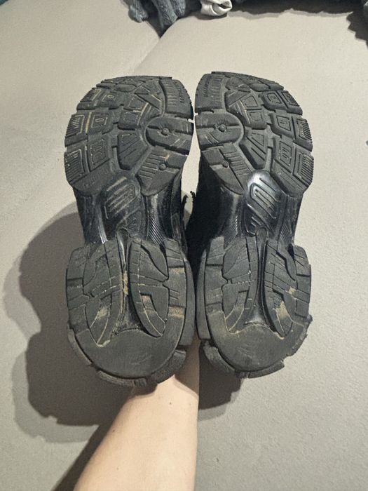 Balenciaga runner grafiti