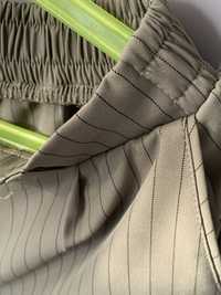 Eleganckie spodnie Bershka 32 zielone