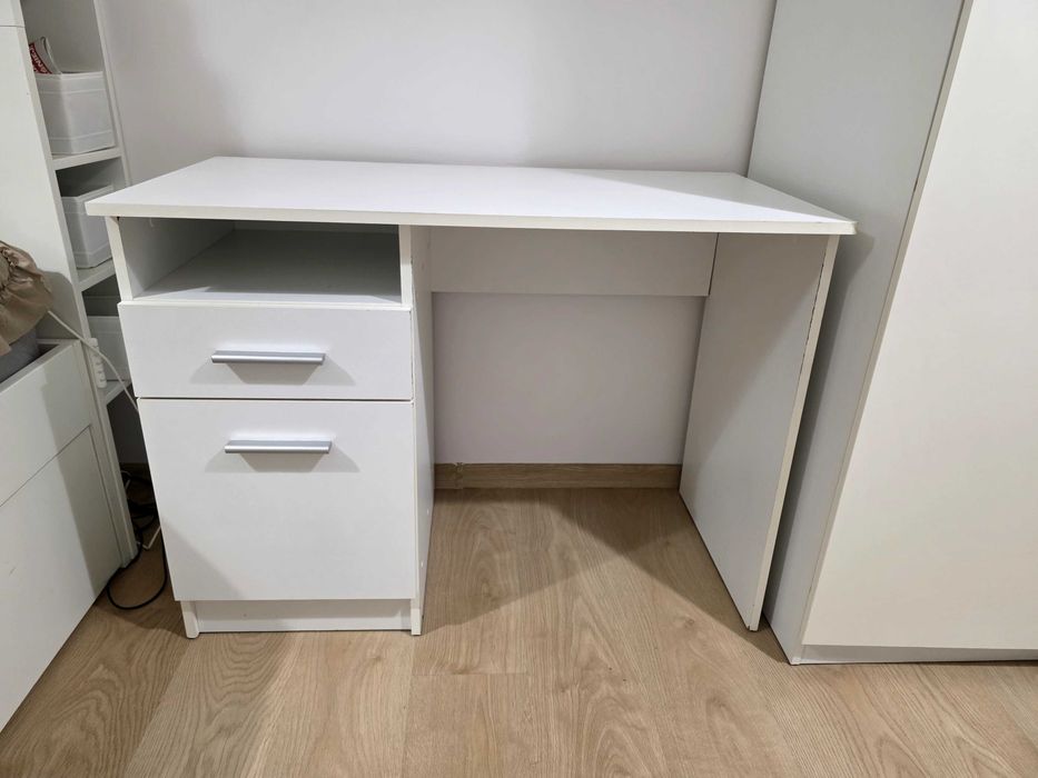 Biurko białe z szufladami
