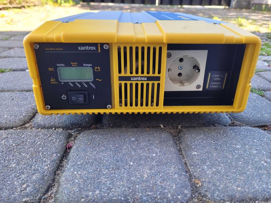 Profesjonalna przetwornica XANTREX 1800W/2900W sinus zdejmowany panel