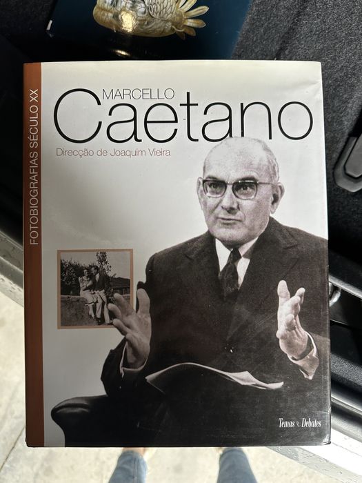 livro Marcello Caetano. Direcção de Joaquim Vieira