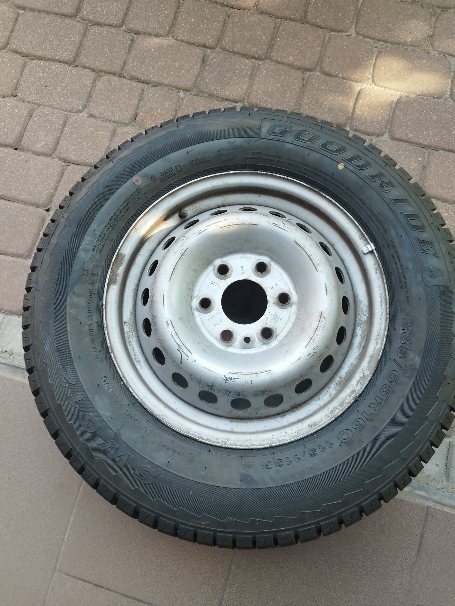 Nowa Opona GoodRide 235/65R16C 115/113R z Felga stalowa  Iveco