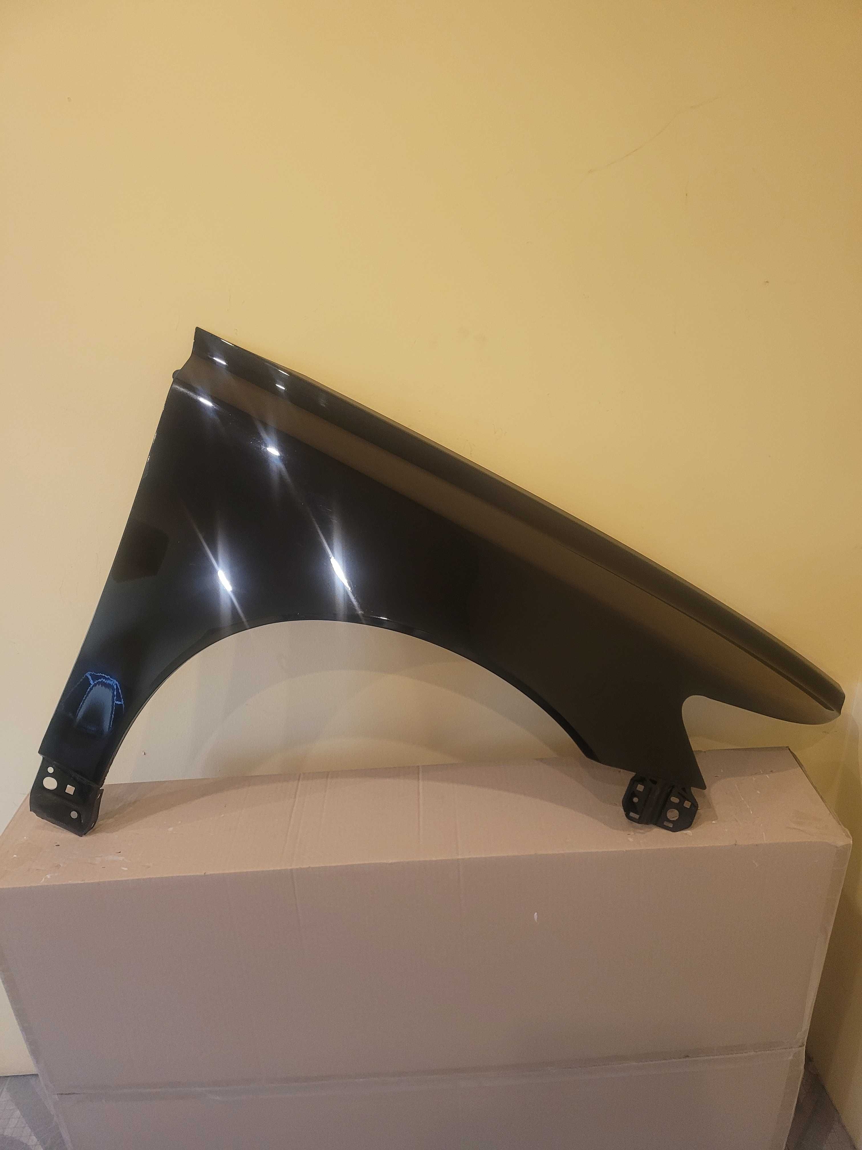 BŁOTNIK prawy NOWY Volvo s40 v50 04- kolor 019